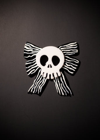 Seasons Screamings Skull Bow Brooch